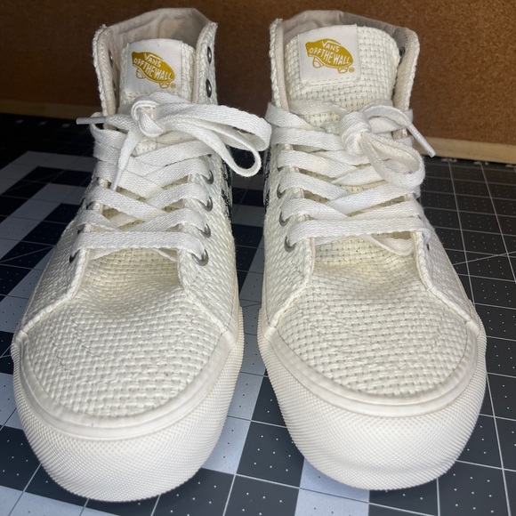 Vans
Sk8-hi
Vr3 cush
Desert embroidered
NWOT - Picture 6 of 12